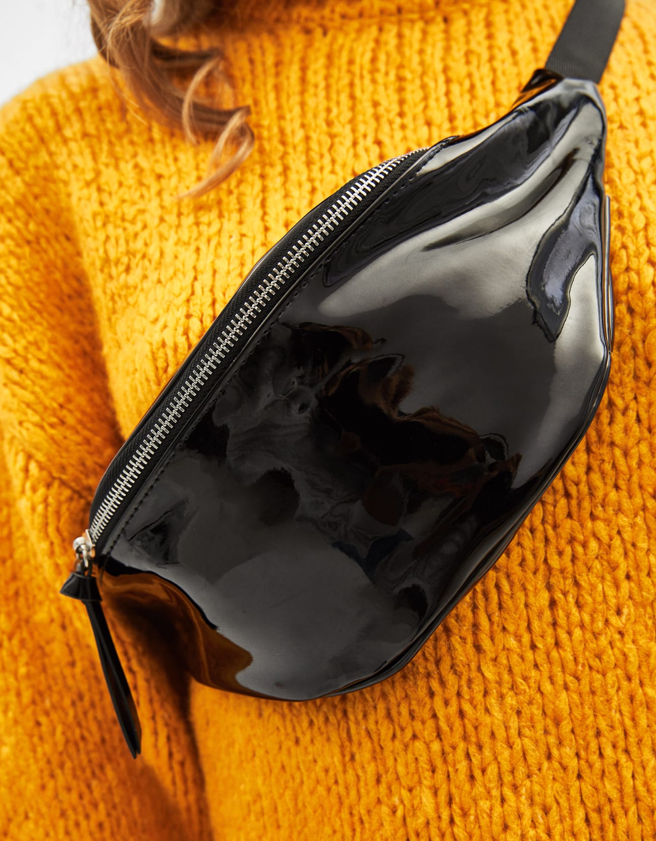 Faux Vinyl Belt Bag - Gambar 3